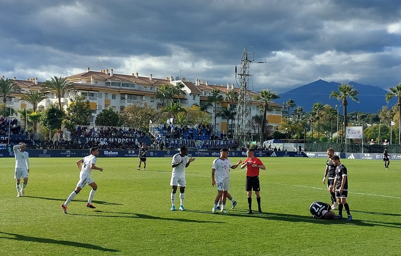 Gutiérrez Perera, durante el Marbella-Balona.