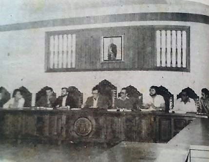 Primer equipo de gobierno de la nueva democracia.