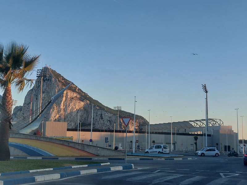 La visera, vista desde el paseo marítimo.