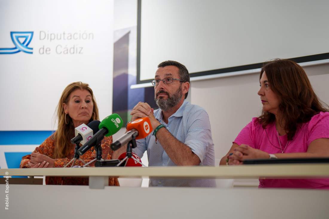 Imagen de la comparecencia del alcalde para explicar el problema.