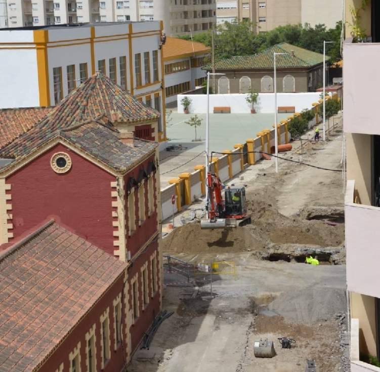 Obra en la avenida a la altura de los colegios Providencia del Sagrado Corazón e Inmaculada.