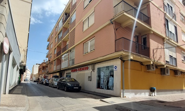 La calle Granada es uno de los límites de la nueva zona de bajas emisiones.