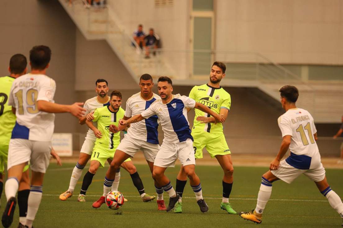 Un lance del partido en La Unión. (Foto RBL).