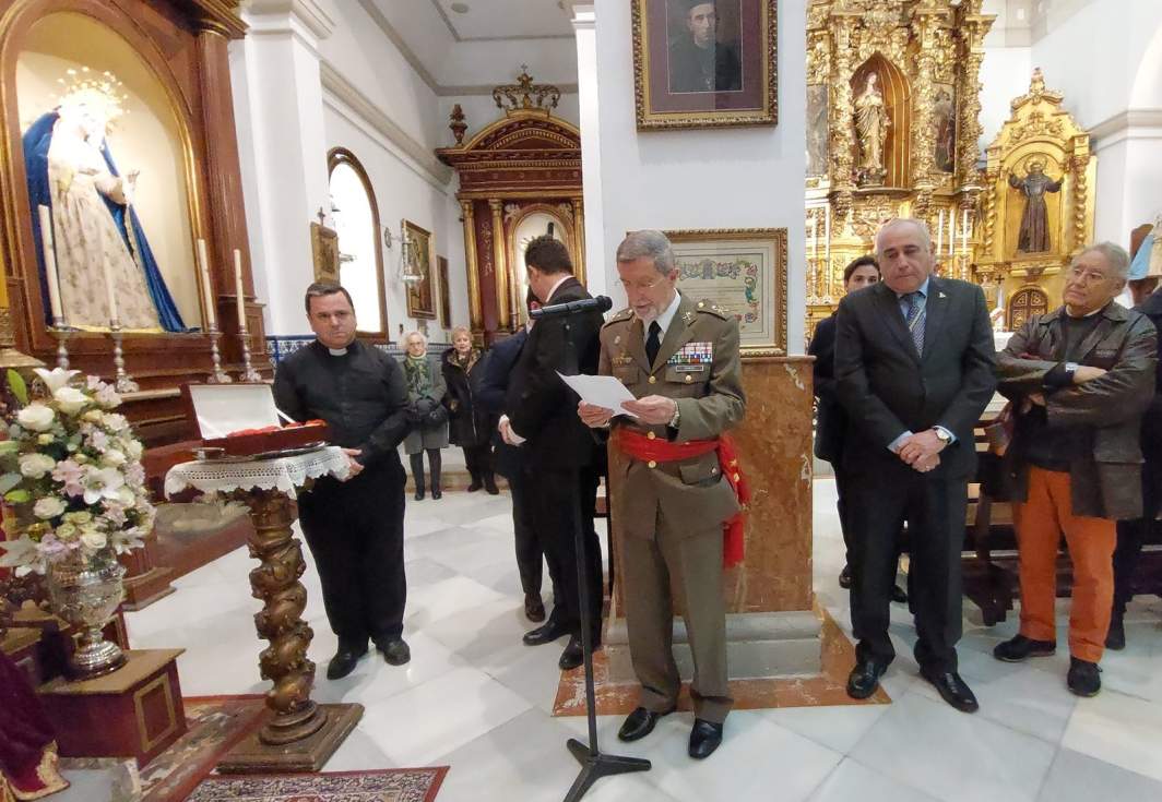 El teniente general Romero cuando entregó su fajín a la Amargura.