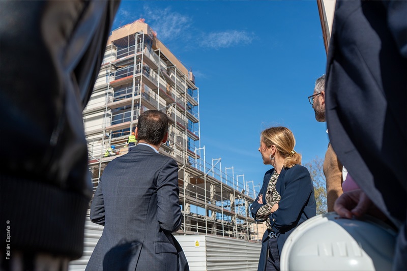 Un momento de la visita al edificio en obras.